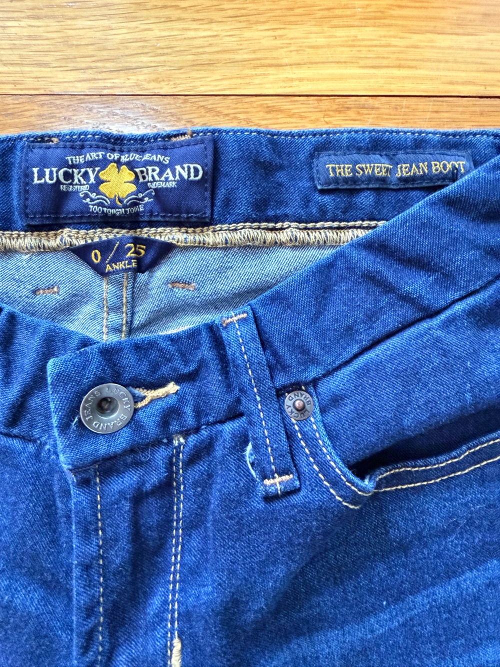 Lucky Brand Women's Dark Blue Flare Jeans - Picture 2 of 3
